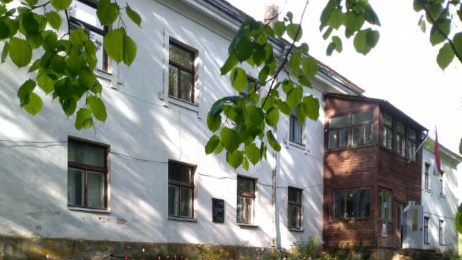 Lielzalves muiža