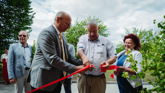 Atklāj sociālās aprūpes centru “Vecbebri”