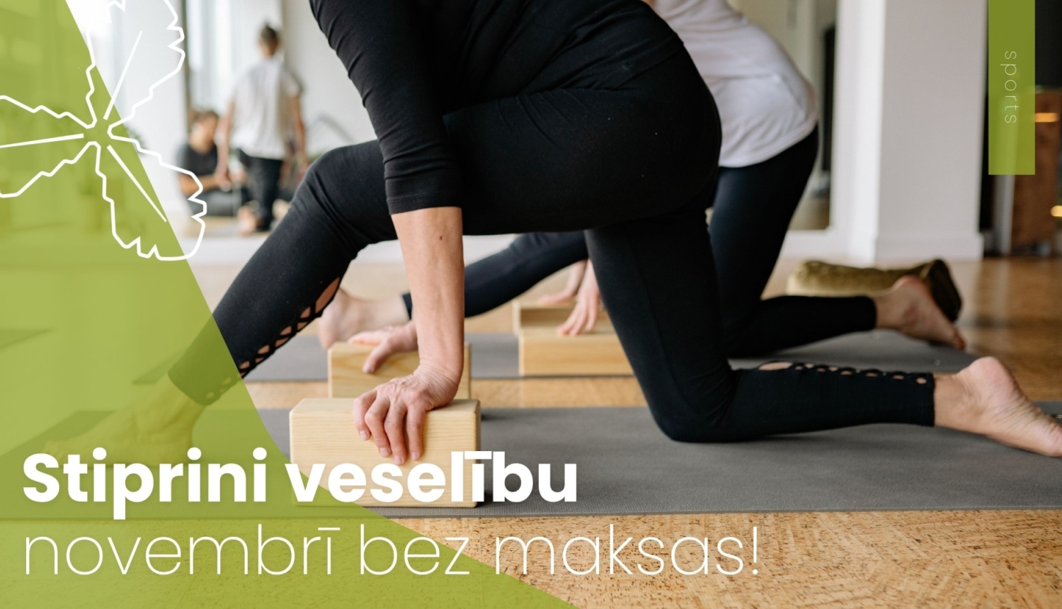 cilvēki nodarbojas ar jogu