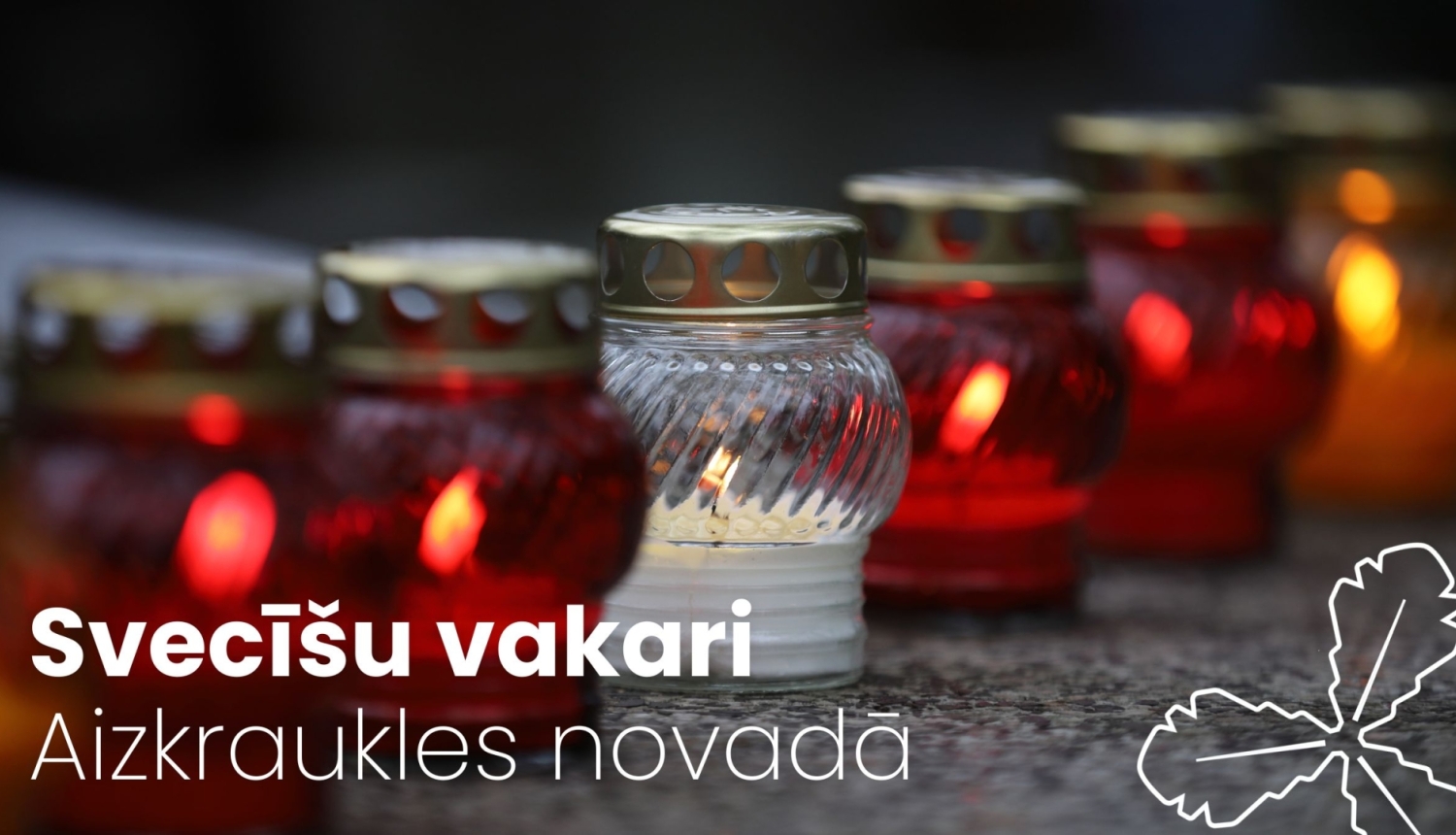 sarkanas un balta svecītes