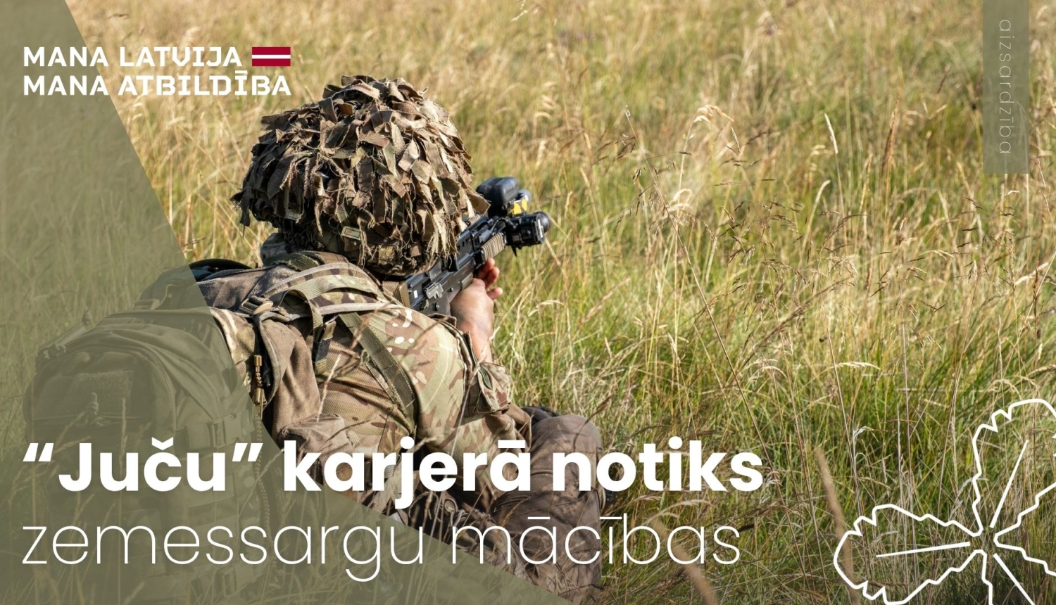 karavīrs notupies, tur rokās ieroci