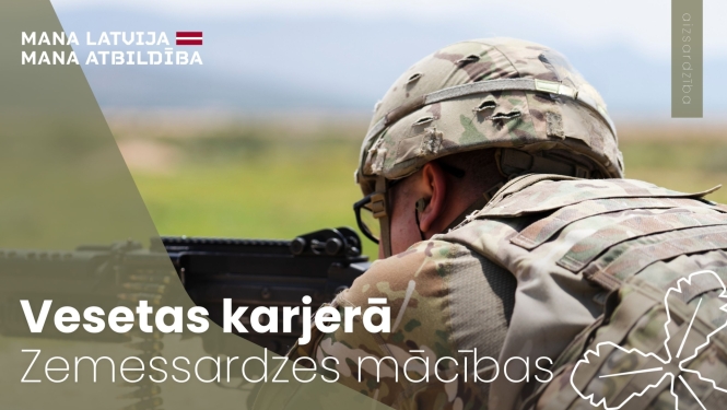 cilvēks trenējas militārās mācībās
