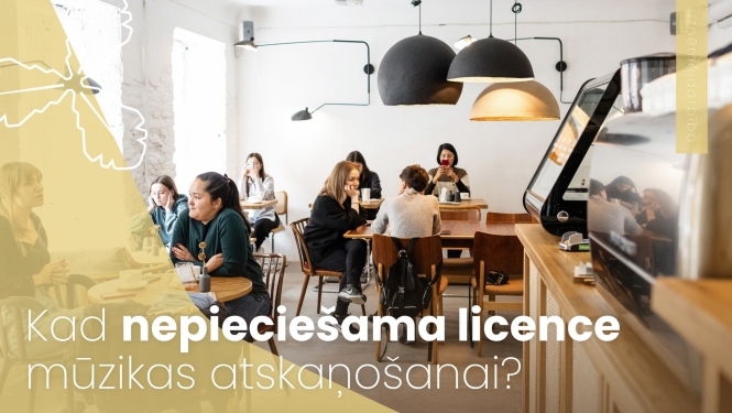 cilvēki sēž kafejnīcā, notiek sarunas
