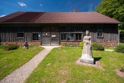 Tēlnieka Voldemāra Jākobsona memoriālā māja