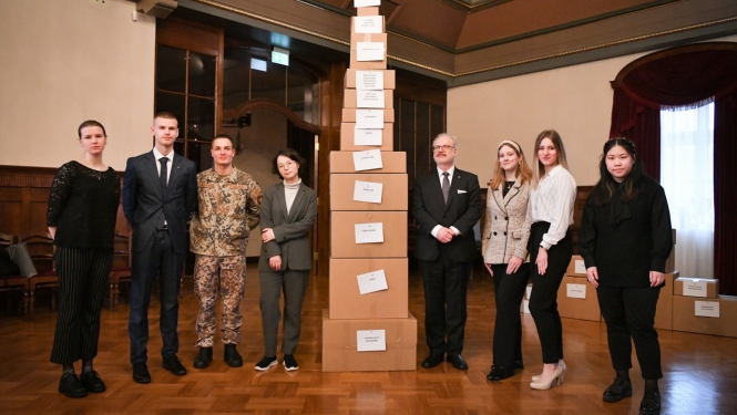 jaunieši ar valsts prezidentu