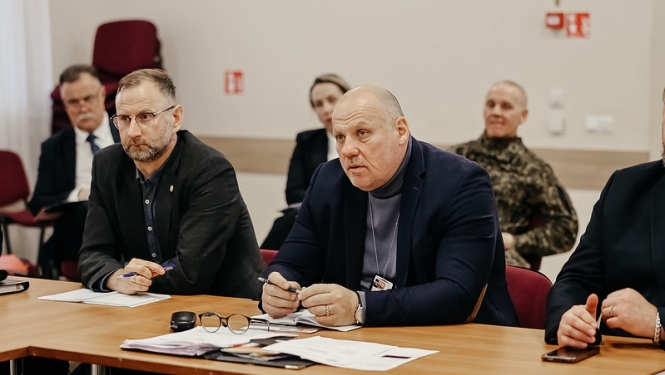 Raimonds Bergamis un kolēģi diskutē Staburagā