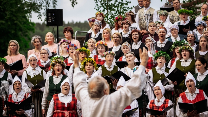 Dziesmu diena Vīgantes parkā