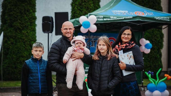 Tēva dienā sveic Aizkraukles bērniņus
