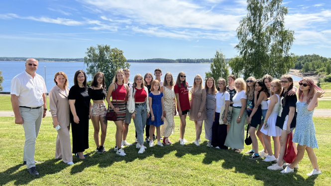 kopbilde ar Ukrainas bērniem