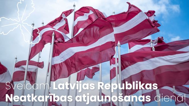 vairāki Latvijas karogi plīvo mastā