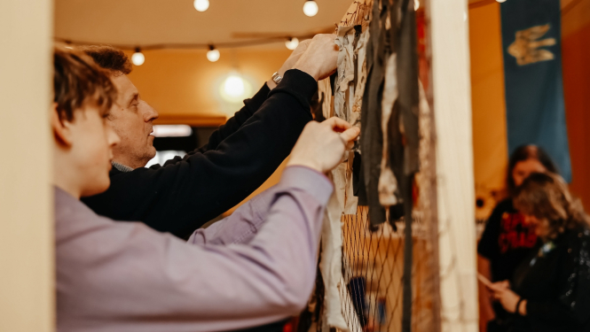 Cilvēki viedo aizsegus