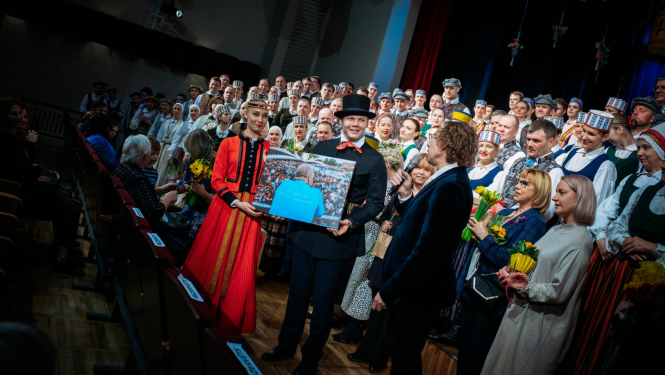 Deju kolektīvam Pēda 35 