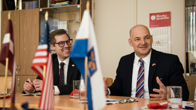 ASV vēstnieks Latvijā vizītē Aizkrauklē