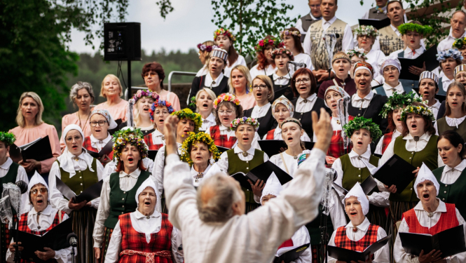 Dziesmu diena Vīgantes parkā