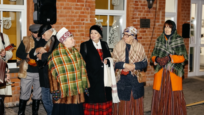 Skrīveru Kultūras centra folkloras kopa "Dimti"