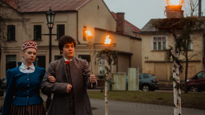 tiek iedegtas lāpas