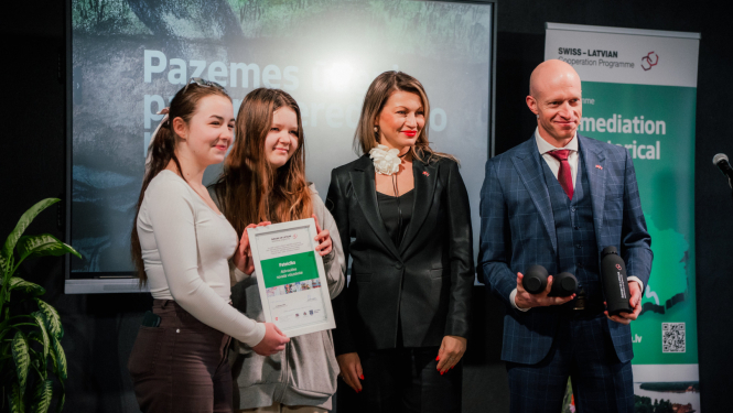 jauniešu un organizācijas pārstāvju kopbilde