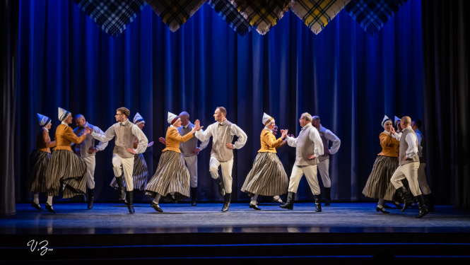 Deju kolektīvi piedalās skatē