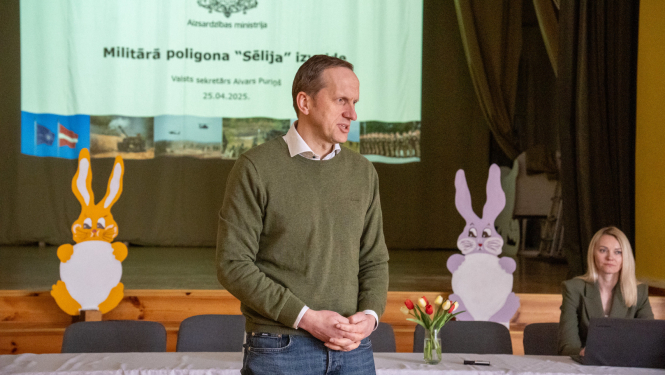 Aizsardzības ministrijas valsts sekretārs skaidro
