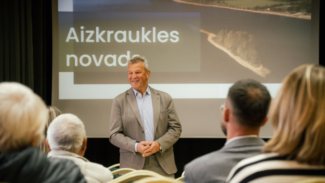 Izpilddirektors stāsta iedzīvotājiem