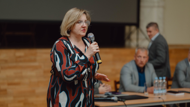 Kultūras pārvaldes vadītāja runā