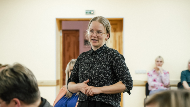 iedzīvotājs jautā jautājumu