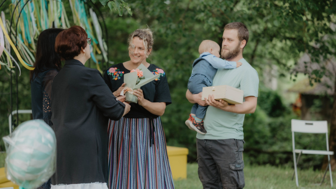 tiek sveikts mazulis