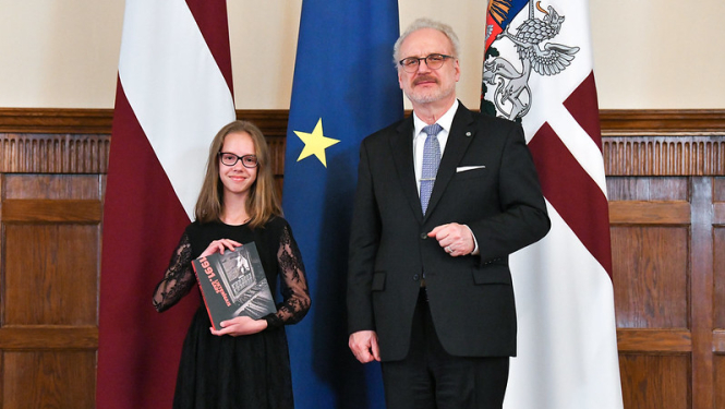 Mazā skrīveriete izveido grāmatu par Vietalvas baznīcu