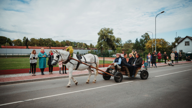 Zirga pajūgā pa Raiņa ielu