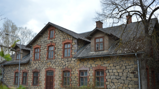 Ēka PAsta ielā 2, Pļaviņās