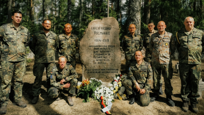 kopbilde pie pieminekļa