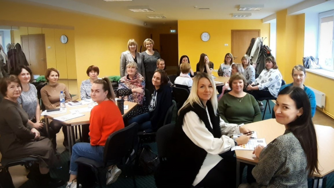 pedagogo pie galdiem