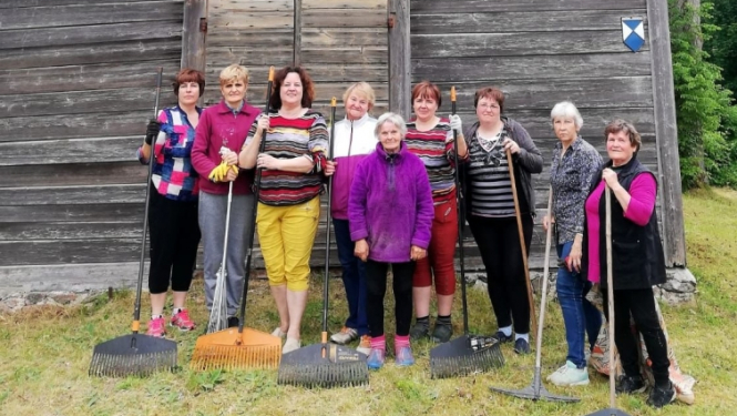 Talkotājas pie Kankaļu baznīcas