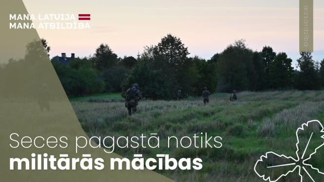 karavīri dodas pāri pļavai