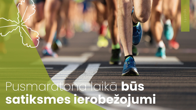 cilvēki skrien pa braucamo daļu