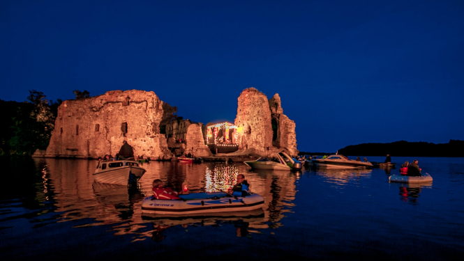 Kokneses pilsdrupas, koncrts laivās