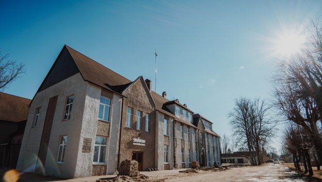 Iela Skrīveros pie kultūras centra