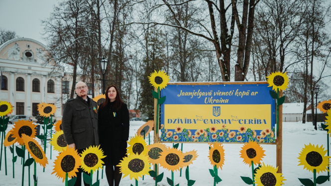 saulespuķēs Jaunjelgavā