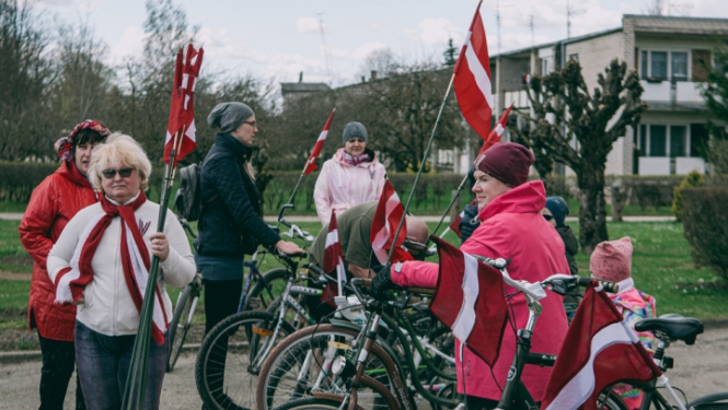 Mazzalves karogu velo