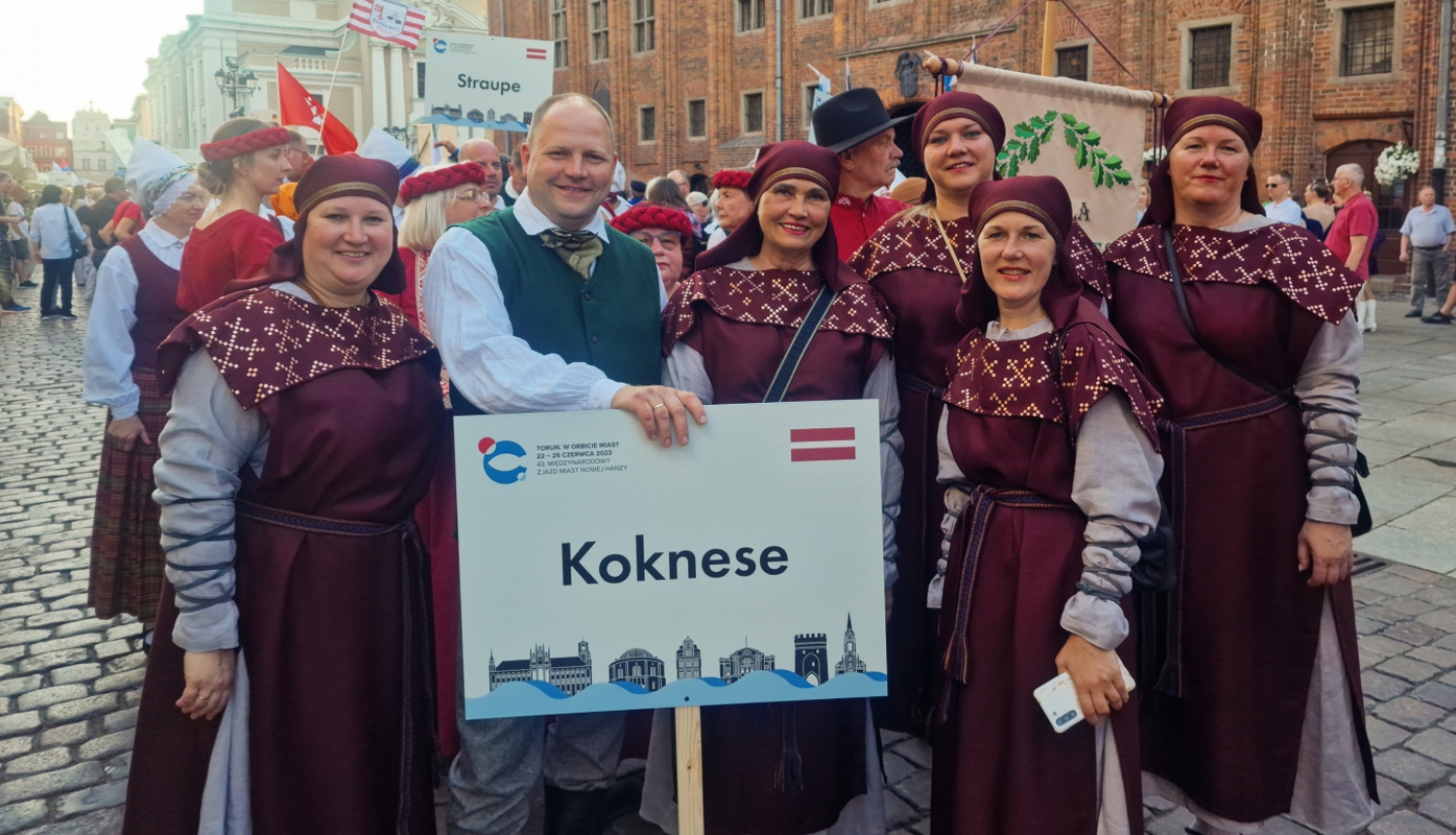 koknesieši gājienā