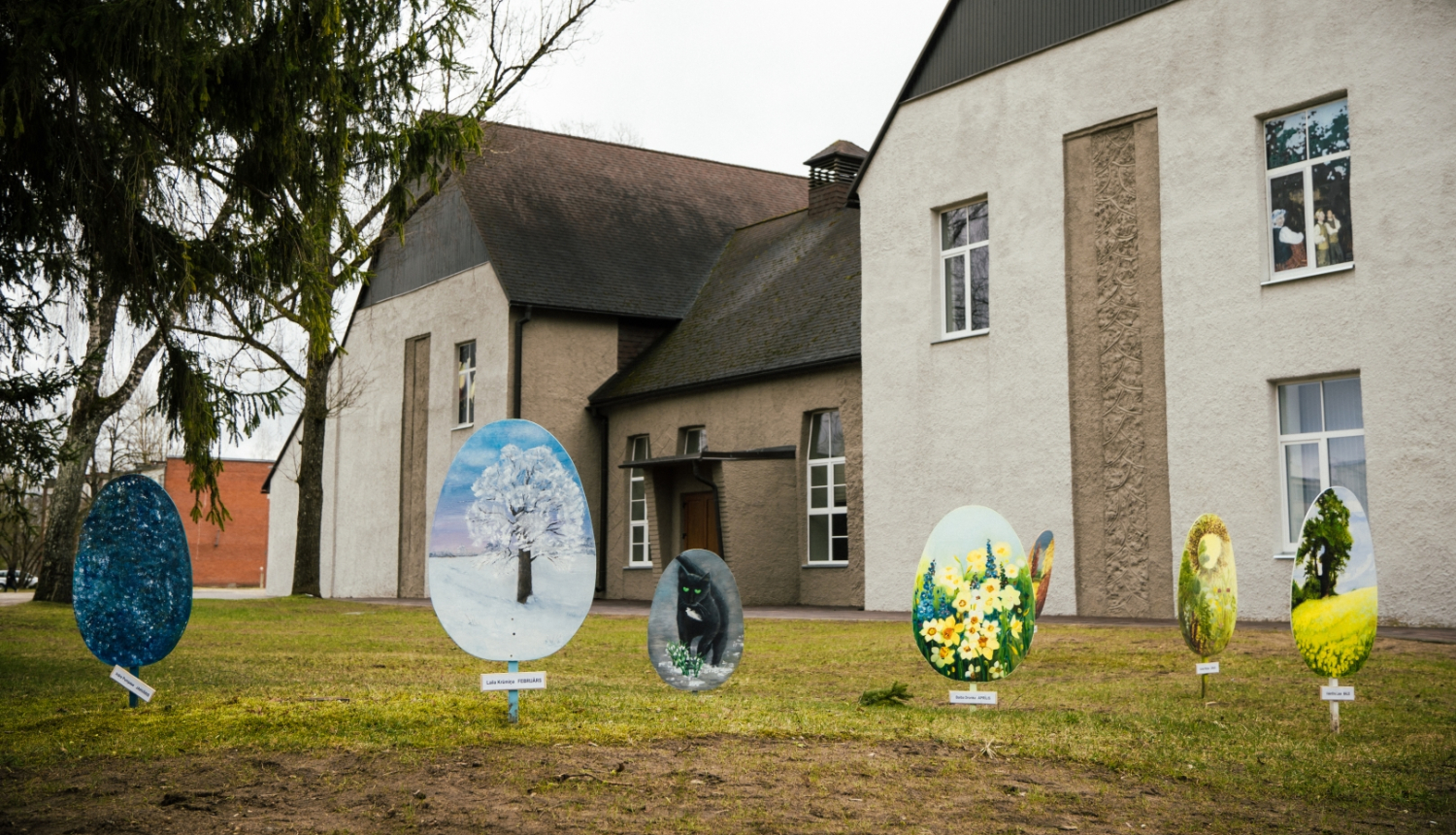 dekorācijas- nokrāsotas olas