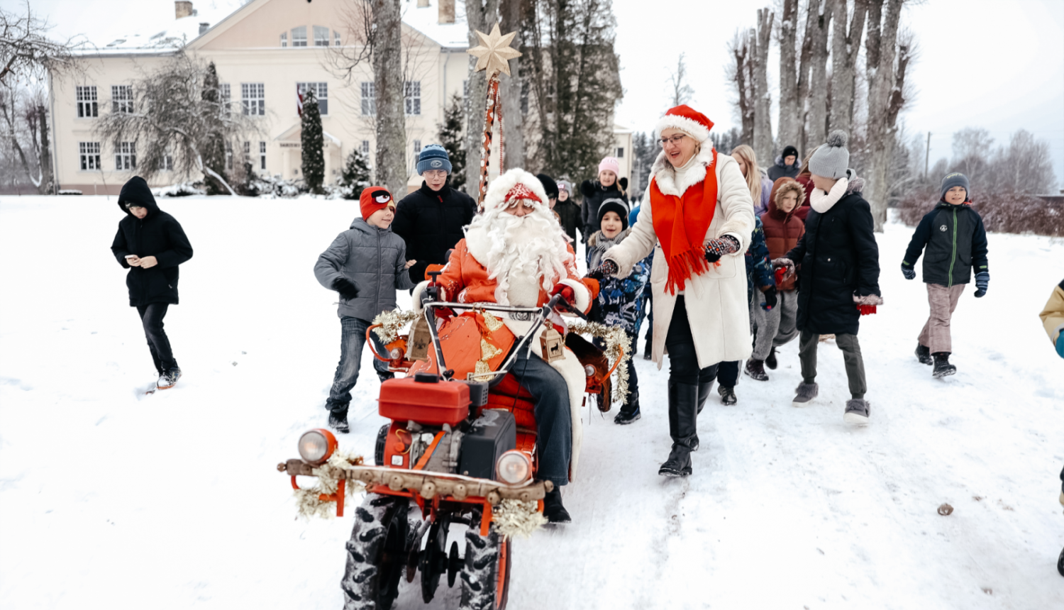 kamanas pavada bērni