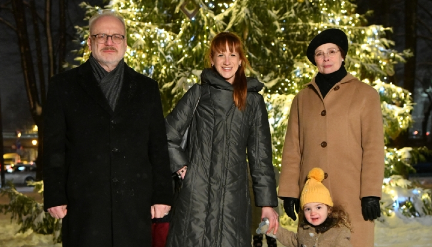 Kristiāna ar meitu un rezidenta ģimeni