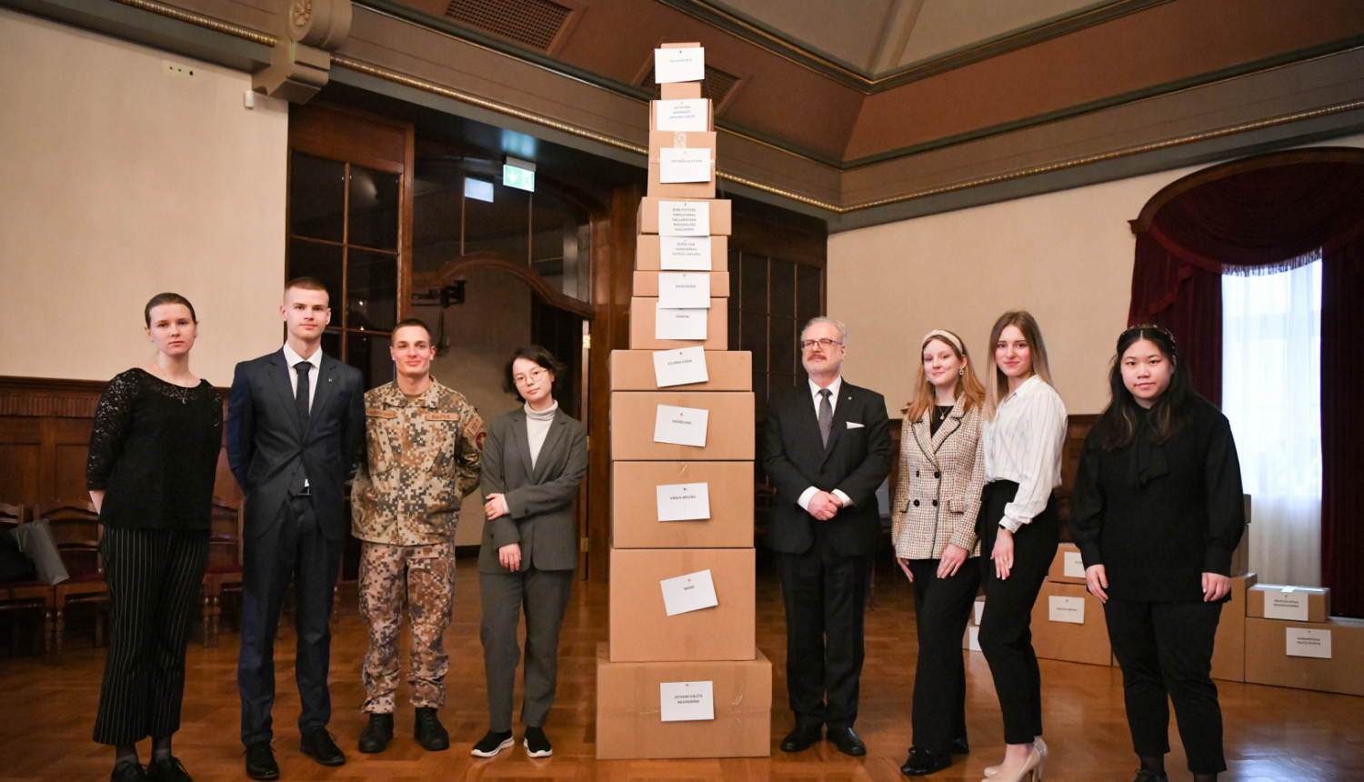 jaunieši ar valsts prezidentu