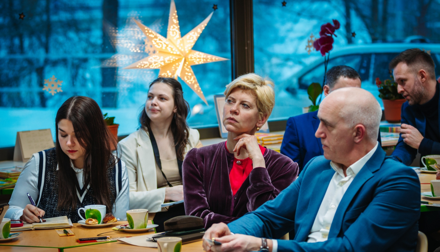 izglītības un zinātnes ministre viesojas novadā