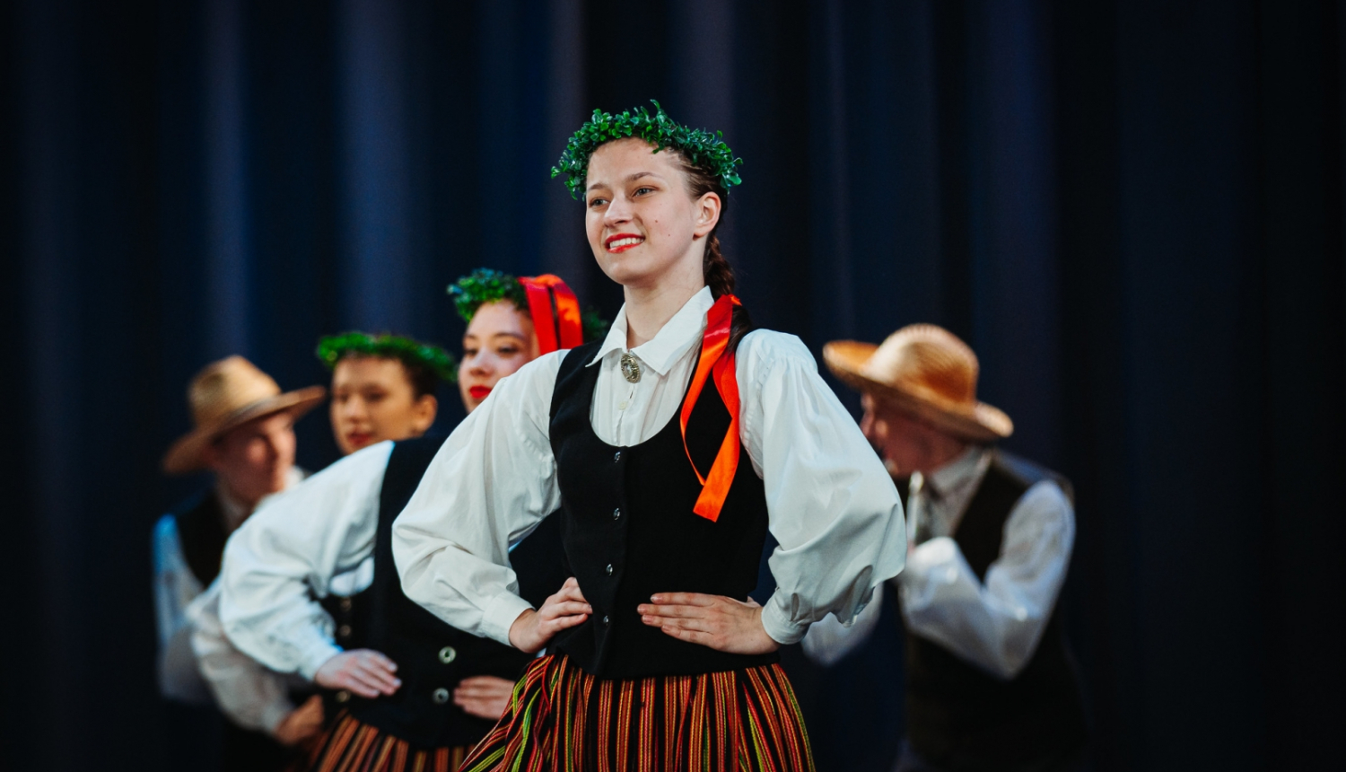 novada tautas deju kolektīvu koncerts