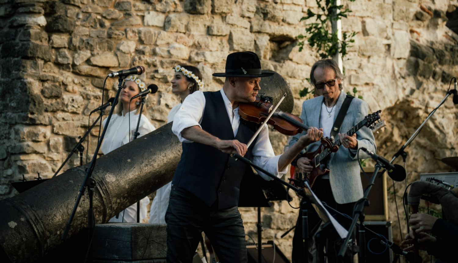 Koncerts "Saulriets Saulgriežos"