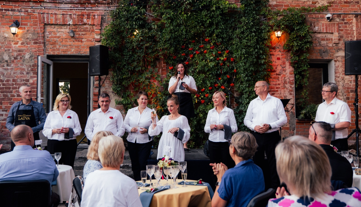 Mājas kafejnīcu dienu Jaunjelgavā apkalpojošais personāls
