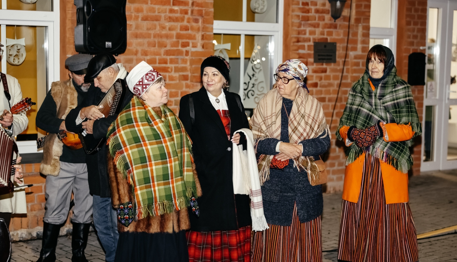 Skrīveru Kultūras centra folkloras kopa "Dimti"