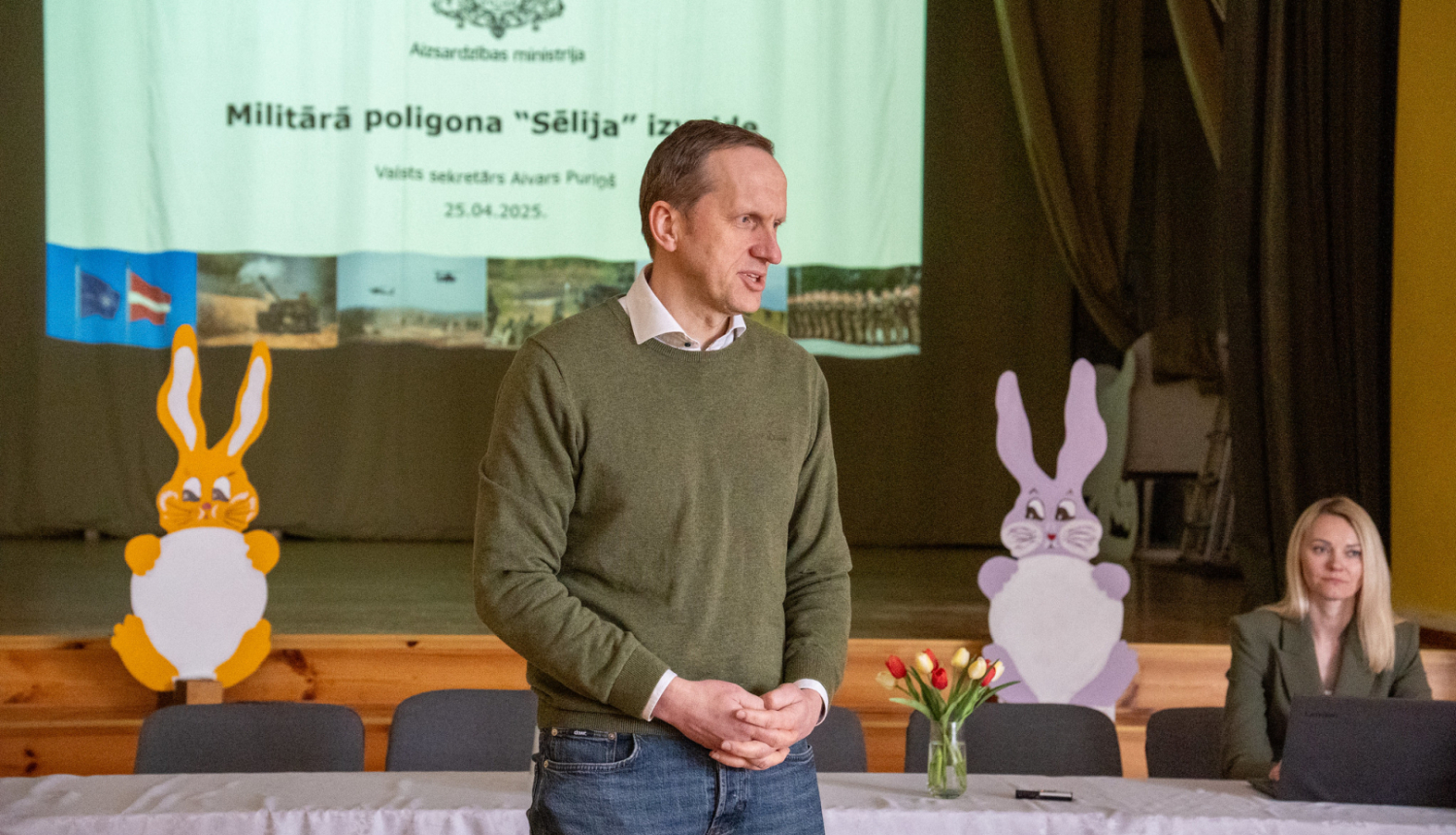 Aizsardzības ministrijas valsts sekretārs skaidro